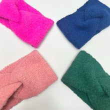 Load image into Gallery viewer, Knitted headbands
