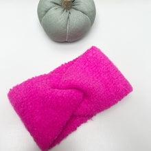 Load image into Gallery viewer, Knitted headbands

