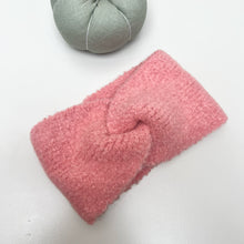 Load image into Gallery viewer, Knitted headbands
