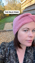 Load image into Gallery viewer, Knitted headbands
